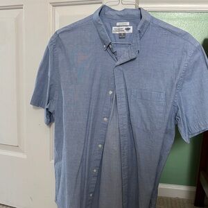 Light Blue Men’s Short Sleeve Button-Up Shirt